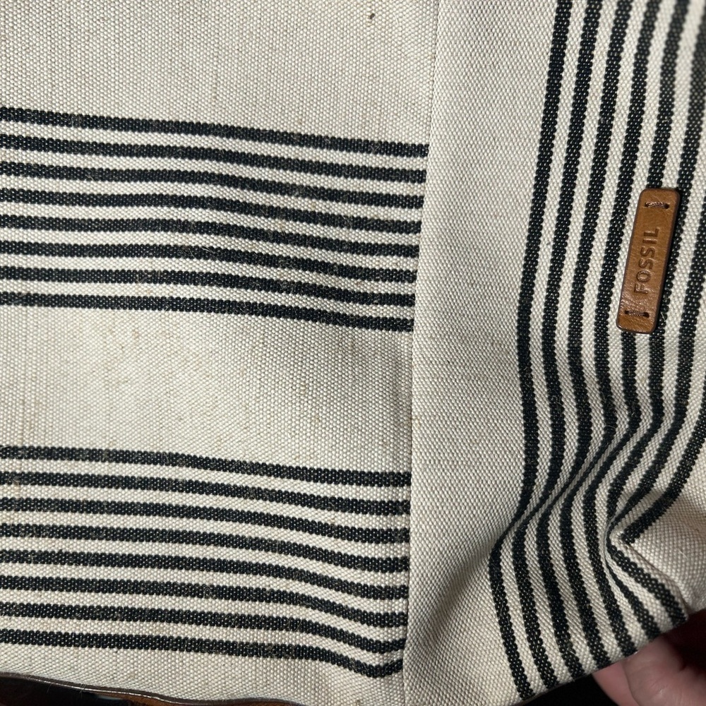 Fossil off white with black striped shoulder bag
with extra brown leather strap - Picture 6 of 14